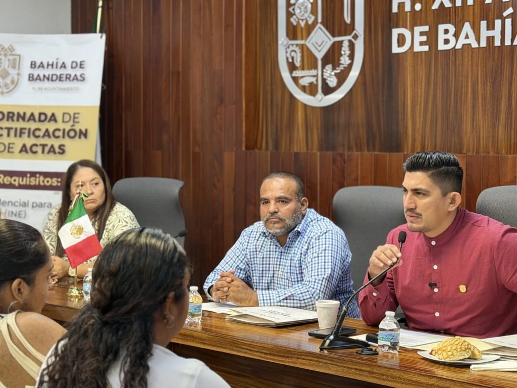Gobierno de Bahía de Banderas cumple con entrega de actas y resoluciones administrativas
