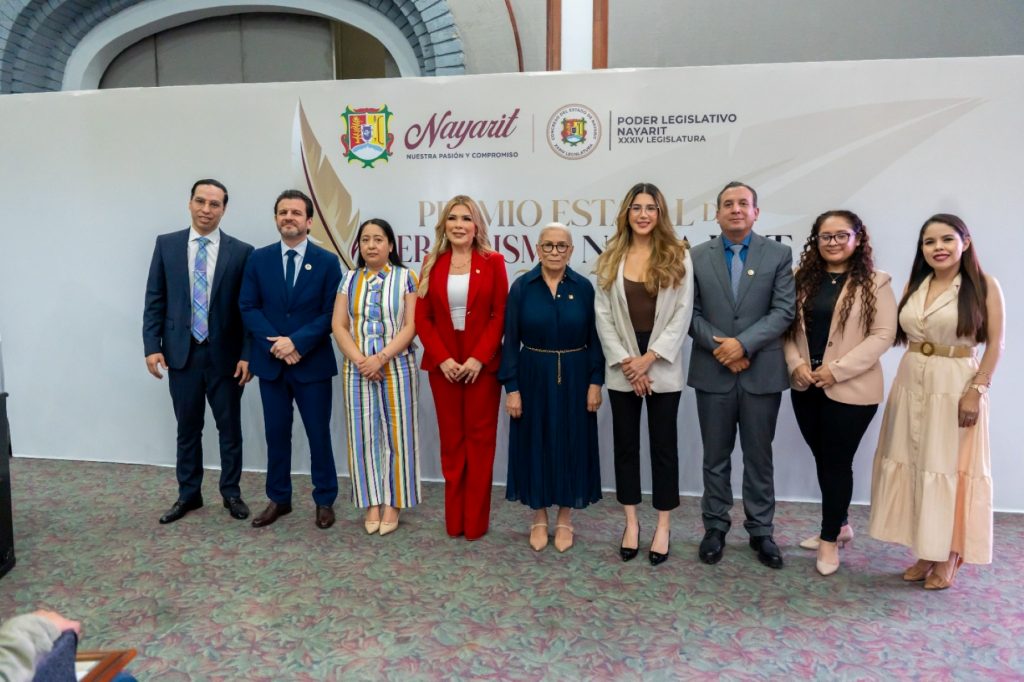 Beatriz Estrada reconoce la labor periodística en favor de una sociedad mejor informada