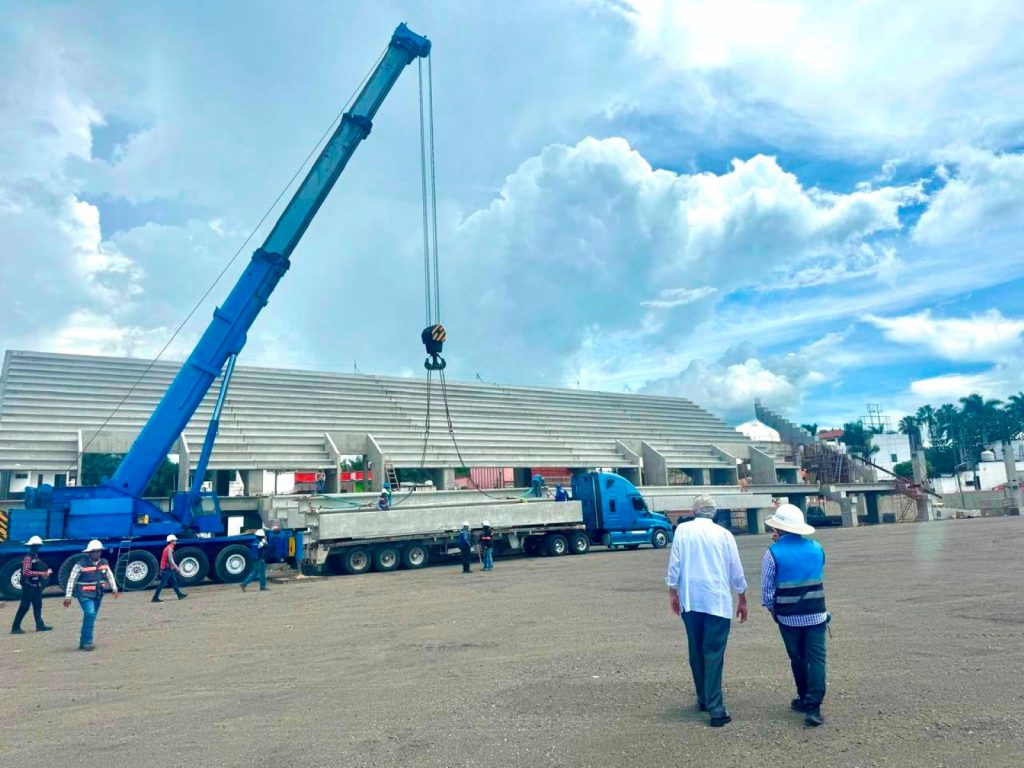 Miguel Ángel Navarro Quintero supervisa avances en la rehabilitación del Centro Cultural, Arte y Deporte “Nicolás Álvarez Ortega”