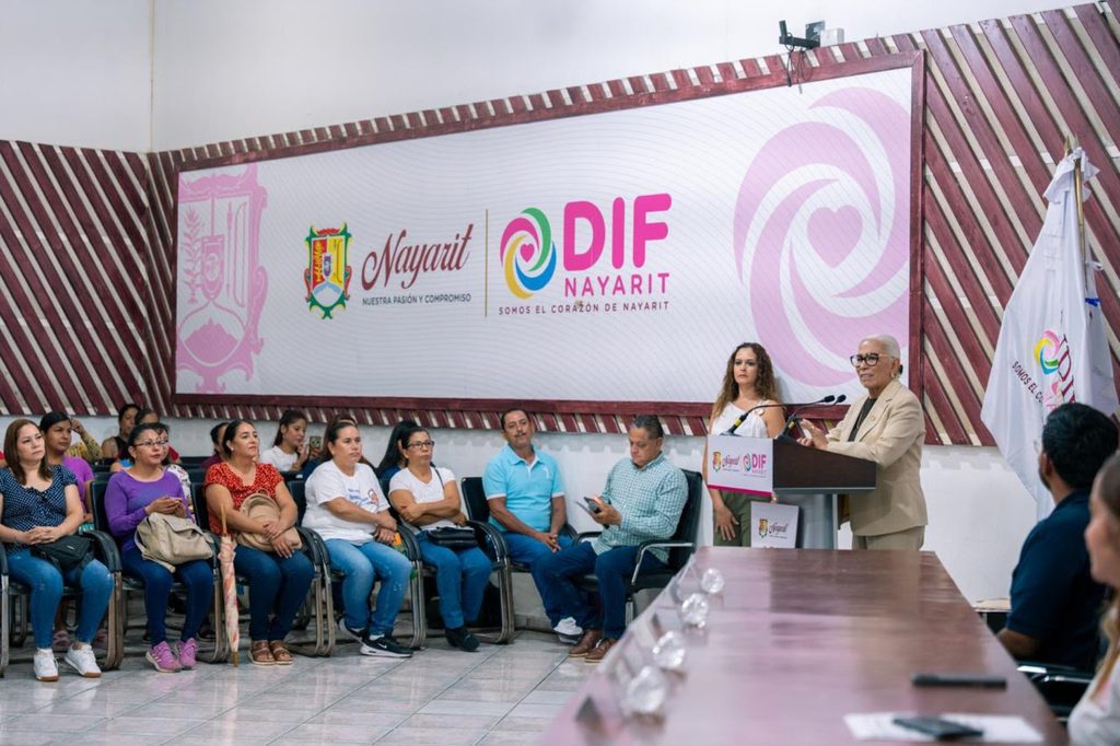 Beatriz Estrada respalda a mujeres y hombres que buscan salir adelante mediante el emprendimiento