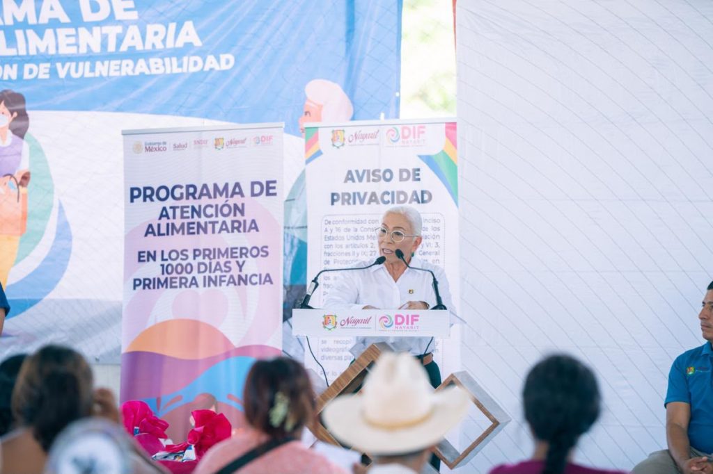En Tecuala, Beatriz Estrada acerca atención integral y bienestar a las familias