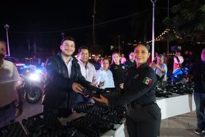 Gobierno de Bahía de Banderas entrega nuevas unidades y equipamiento a Seguridad Ciudadana